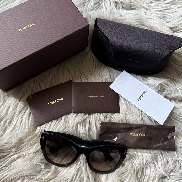TOM FORD Cara TF940 Sunglasses NWB - Picture 12 of 12